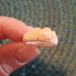 Ring from Hawaii made of shell with heart design. Size 6.5
